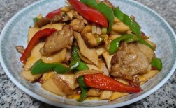 海鲜菇杏鲍菇番茄瘦肉炒，这样做更鲜嫩？