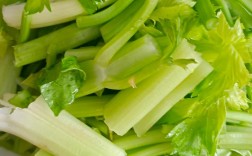 芹菜炒土豆片怎么炒更爽脆入味？