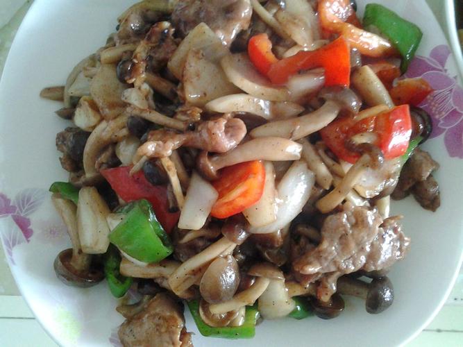 海鲜菇炒猪肉怎么做才鲜嫩?-图3 海鲜菇炒猪肉怎么做才鲜嫩?-图3