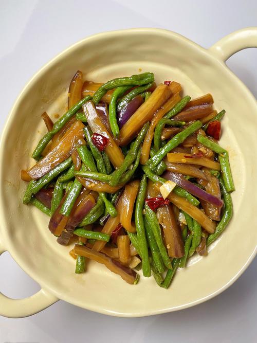 干煸豆角茄子怎么做才不油腻入味？-图2