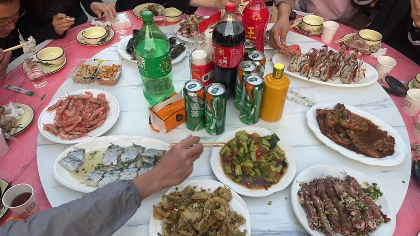 海鲜配白酒会中毒吗？-图2