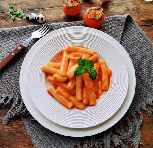 西红柿炒年糕怎么做?家常做法步骤是什么?-图2 西红柿炒年糕怎么做?家常做法步骤是什么?-图2