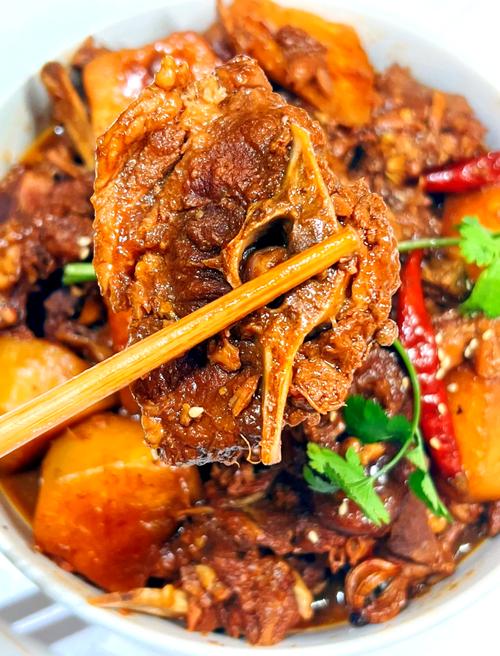 家常炖羊骨头怎么做才好吃？-图1