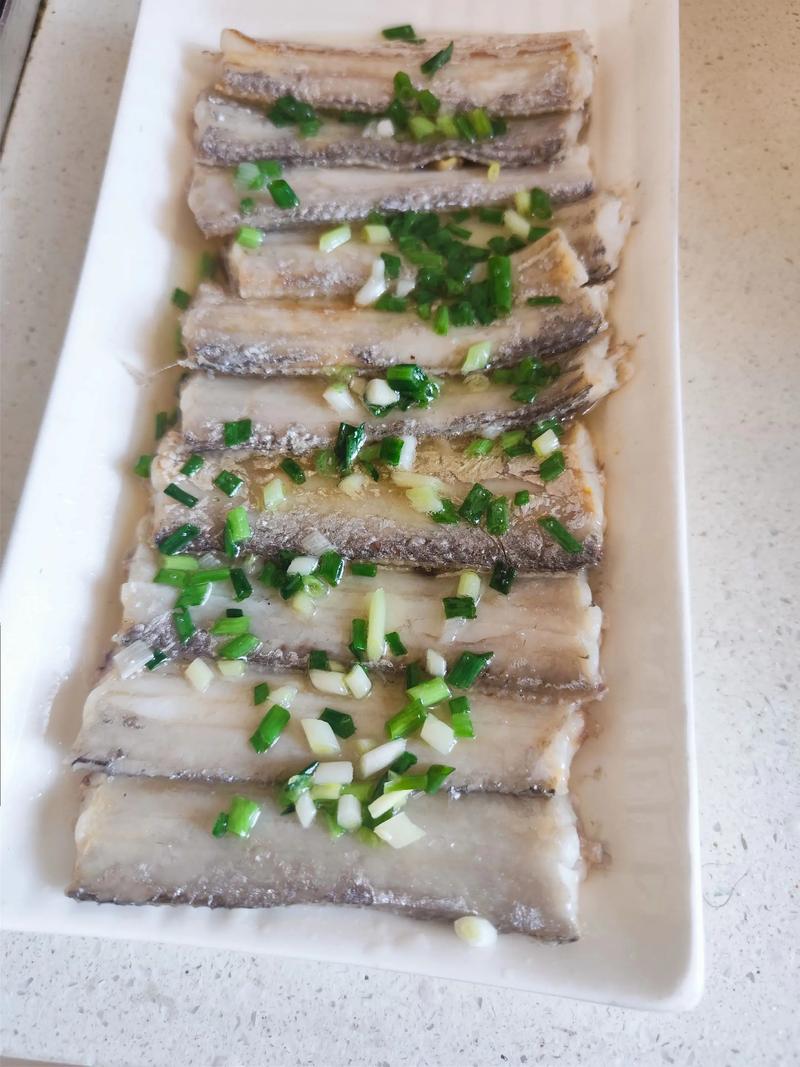 家常带鱼怎么做才好吃又简单?-图2 家常带鱼怎么做才好吃又简单?-图2