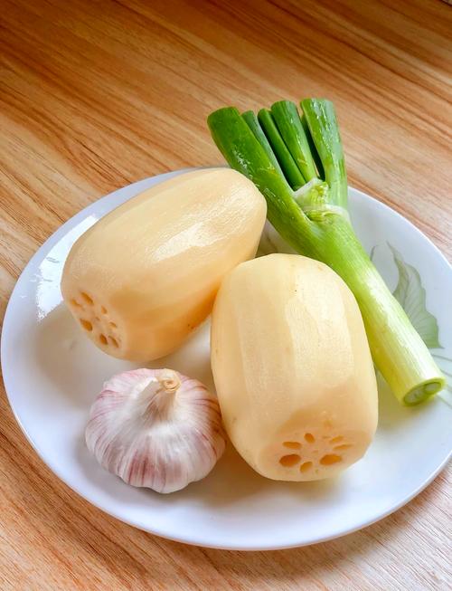 家常炒嫩藕怎么做才脆嫩不发黑?-图2 家常炒嫩藕怎么做才脆嫩不发黑?-图2