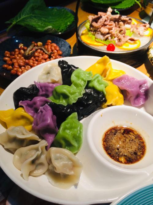 海鲜水果蔬菜沙拉水饺子,能一起吃吗?-图1 海鲜水果蔬菜沙拉水饺子,能一起吃吗?-图1