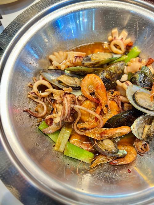 家常麻辣海鲜锅做法简单?关键在哪?-图1 家常麻辣海鲜锅做法简单?关键在哪?-图1