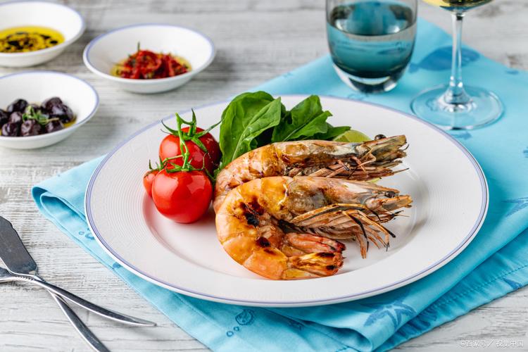 吃了少量海鲜又吃西红柿会中毒吗？-图1