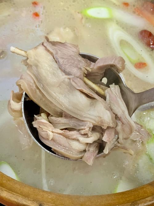 酸辣羊肉汤家常做法有哪些关键步骤？-图2