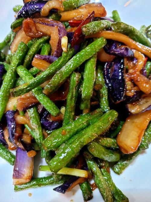 茄子豆角怎么炒才好吃？家常做法有哪些？-图1