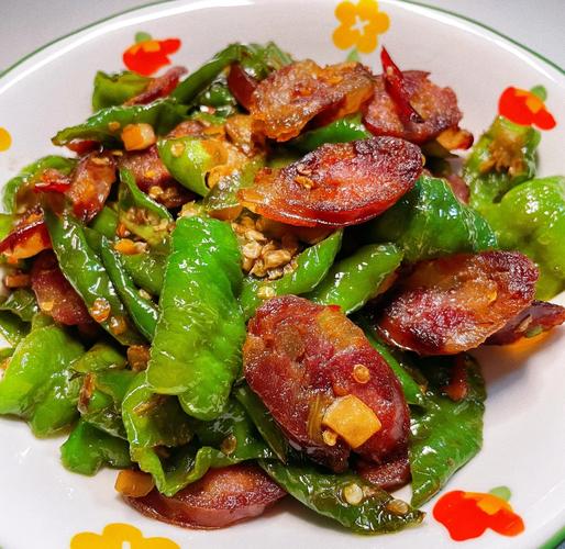 尖椒炒肥肠的家常做法窍门-图2 尖椒炒肥肠的家常做法窍门-图2