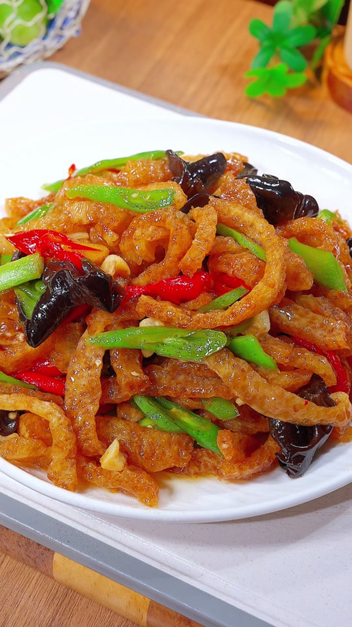 家常炒猪皮怎么做？家常做法有哪些？-图1