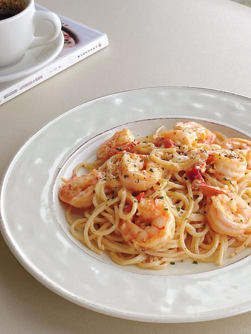 奶油海鲜意面做法视频，海鲜怎么处理才不腥？-图2