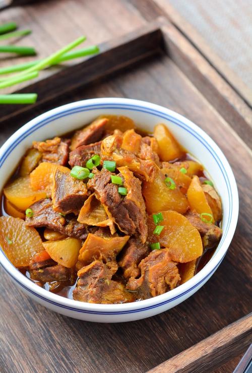 红烧白萝卜怎么做才好吃？家常做法有哪些？-图2