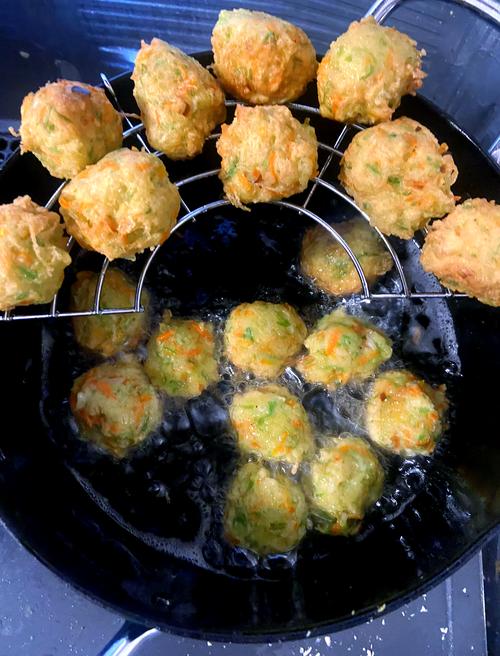 萝卜炸丸子怎么做才酥脆？-图3