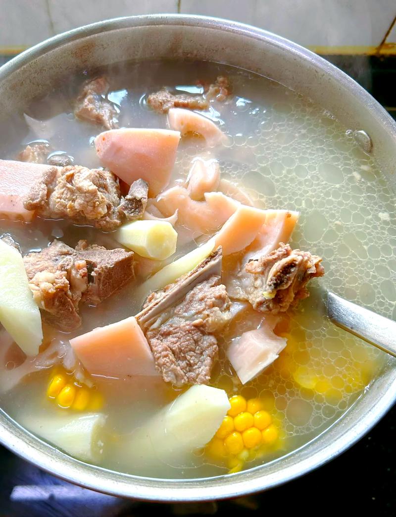 莲藕排骨汤的做法大全家常-图1 莲藕排骨汤的做法大全家常-图1