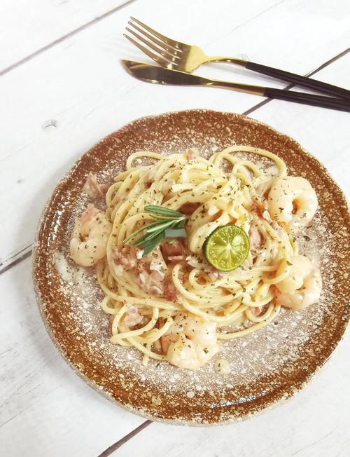 黑胡椒海鲜培根意面怎么做才好吃?-图1 黑胡椒海鲜培根意面怎么做才好吃?-图1