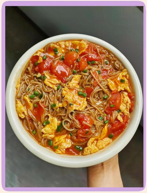 西红柿鸡蛋炒面的家常做法-图1 西红柿鸡蛋炒面的家常做法-图1