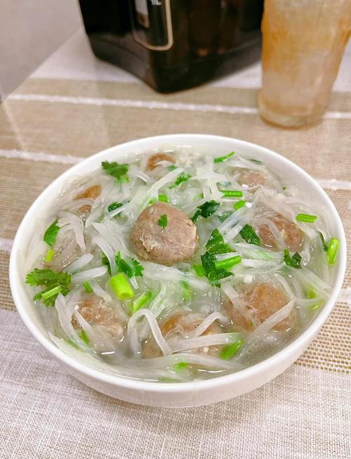 萝卜丸子汤怎么做才好吃？-图1