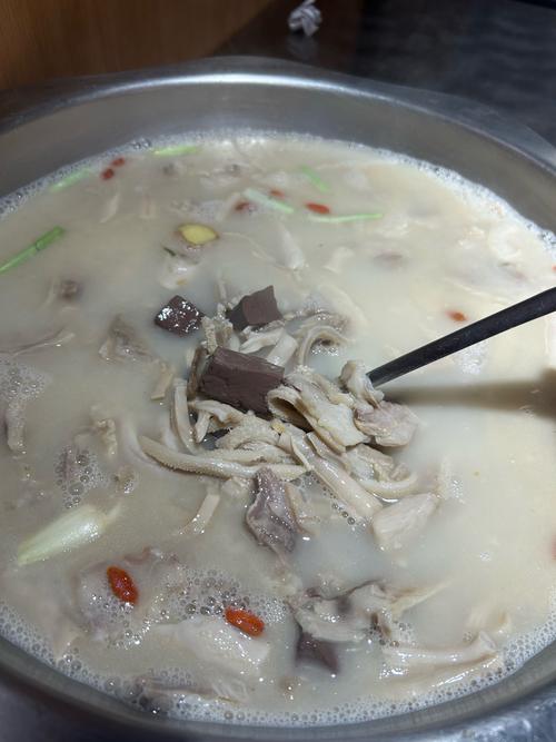 羊汤家常做法大全家常菜,怎么炖出奶白好喝?-图2 羊汤家常做法大全家常菜,怎么炖出奶白好喝?-图2