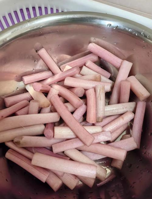 芋花家常做法有哪些?-图1 芋花家常做法有哪些?-图1