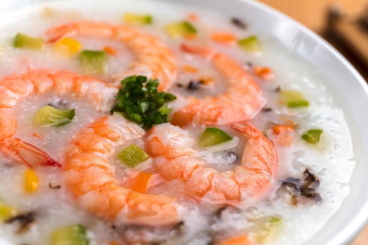 海鲜粥熬多久放海鲜才鲜嫩?-图2 海鲜粥熬多久放海鲜才鲜嫩?-图2