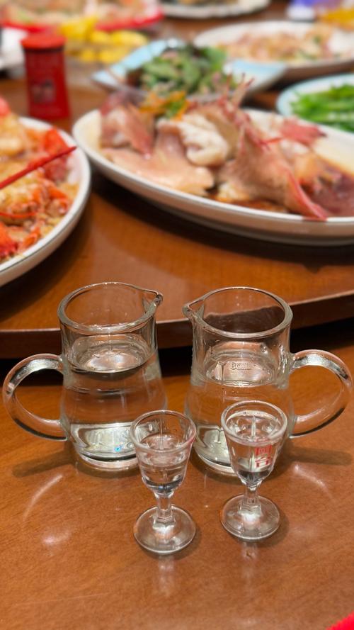 海鲜配白酒，危害到底有哪些？-图2