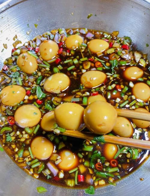 鹌鹑蛋怎么做宝宝爱吃？-图1