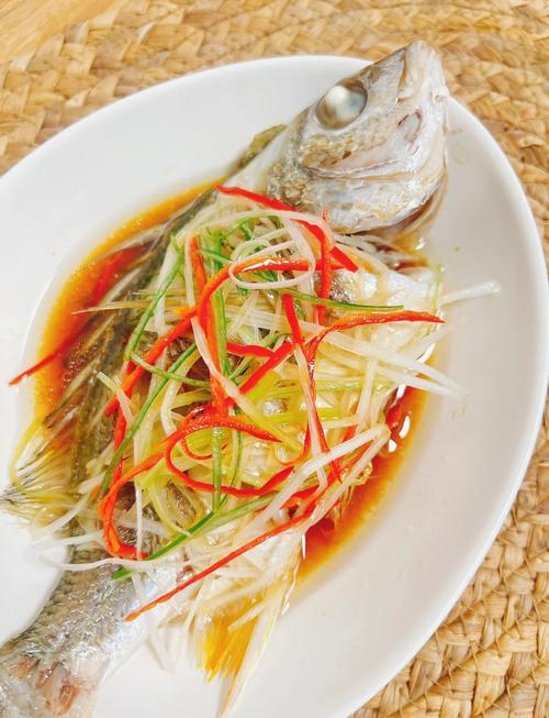 清蒸鱼怎么做才鲜嫩?家常做法有哪些?-图1 清蒸鱼怎么做才鲜嫩?家常做法有哪些?-图1