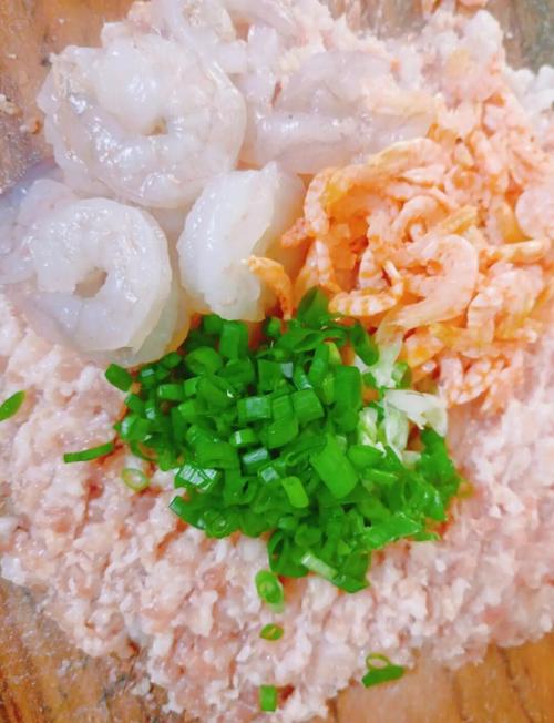 宝宝猪肉虾仁馄饨怎么做？-图2