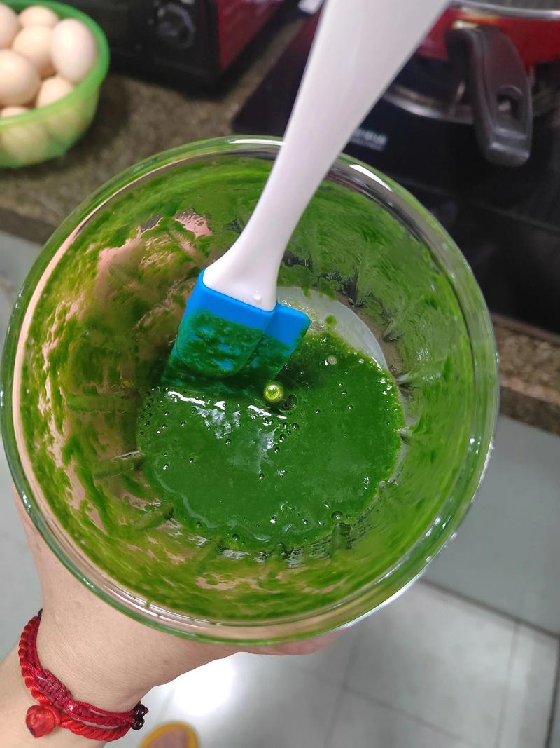 宝宝吃菠菜泥，大便变菠菜是消化问题吗？-图2