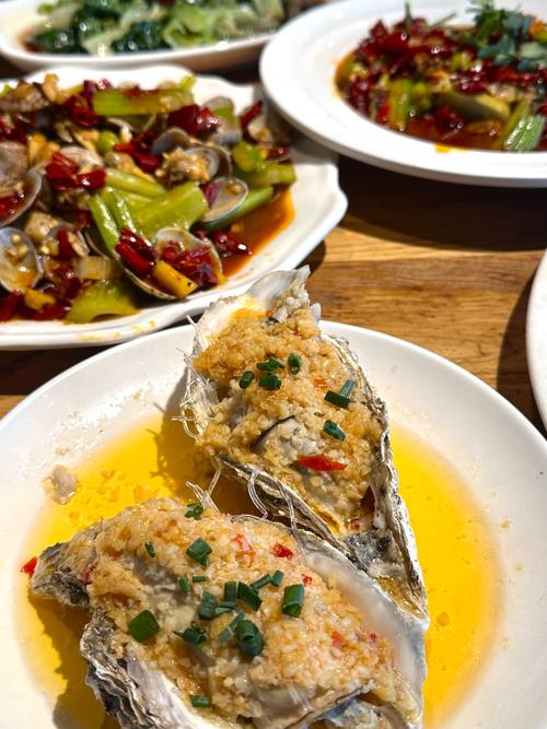 白酒煮海鲜，配什么菜解腻提鲜？-图3