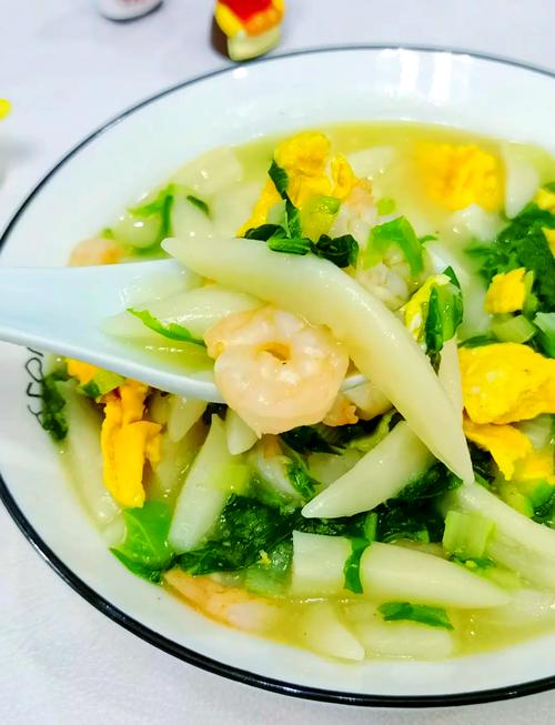 海鲜蔬菜疙瘩汤怎么做？-图2