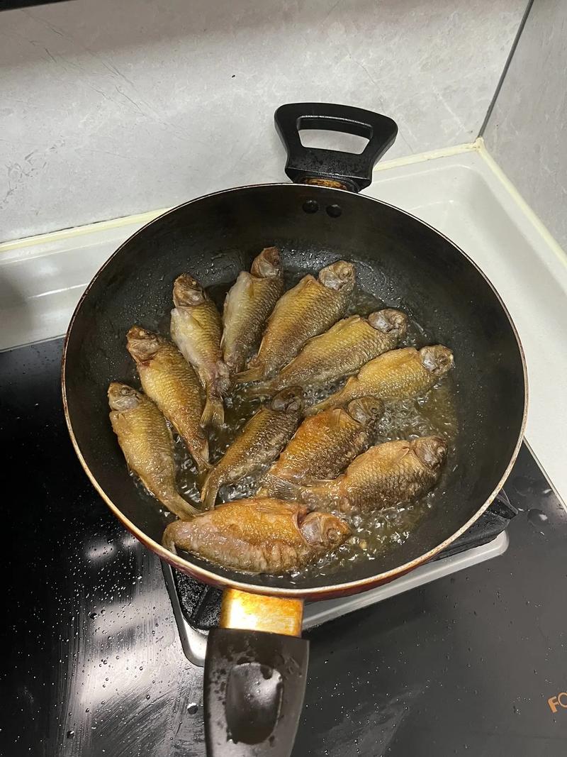 家常煎小鱼做法有哪些？-图2