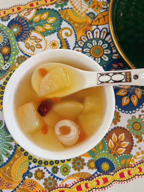 宝宝能吃冰糖炖雪梨吗？-图3