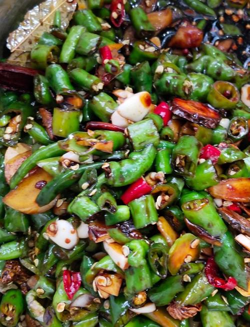 腌青椒家常做法有哪些？-图1