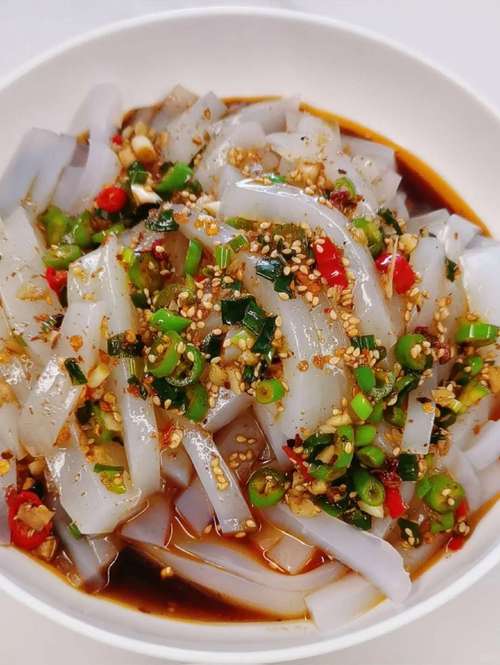 家常凉粉做法全家？怎么做好吃又简单？-图2