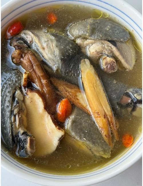 家常乌鸡怎么炖最营养?-图2 家常乌鸡怎么炖最营养?-图2