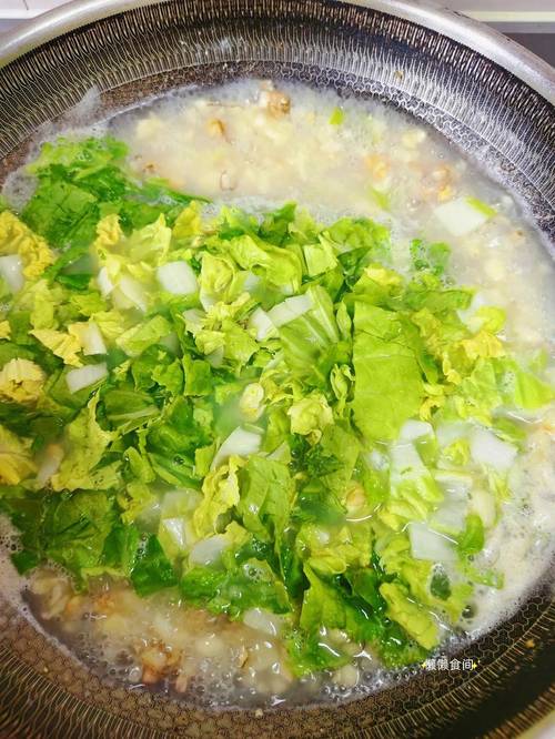 海鲜疙瘩汤配什么青菜最鲜？-图2