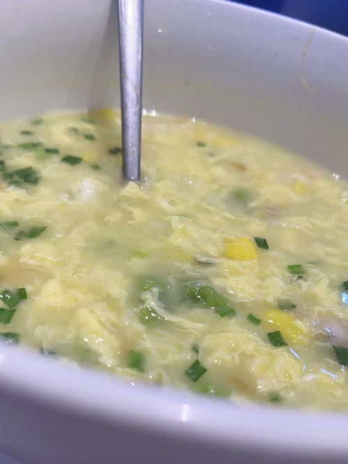 海鲜疙瘩汤配什么青菜最鲜？-图3