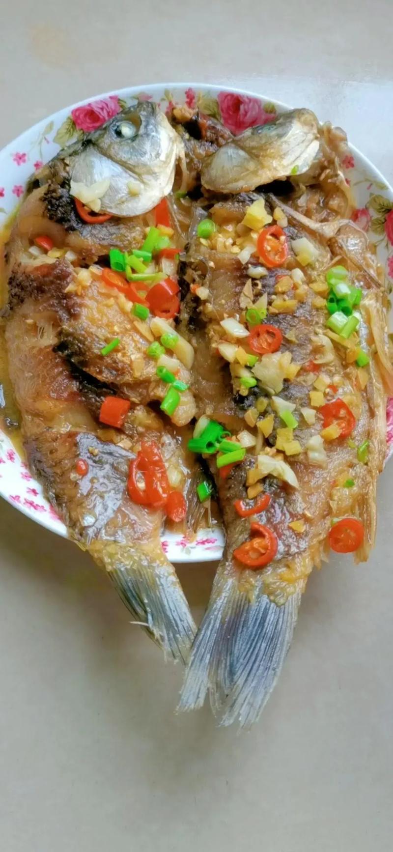 家常鲫鱼做法大全,哪种最简单又入味?-图1 家常鲫鱼做法大全,哪种最简单又入味?-图1