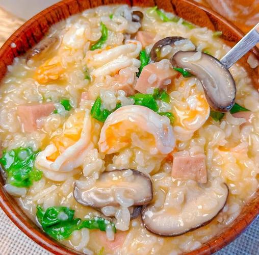 虾仁海鲜粥怎么做简单又鲜?-图1 虾仁海鲜粥怎么做简单又鲜?-图1