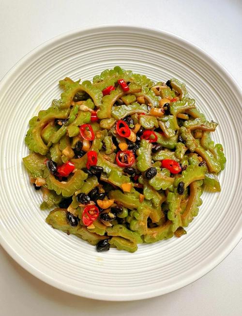 家常炒苦瓜图片有哪些家常做法?-图1 家常炒苦瓜图片有哪些家常做法?-图1