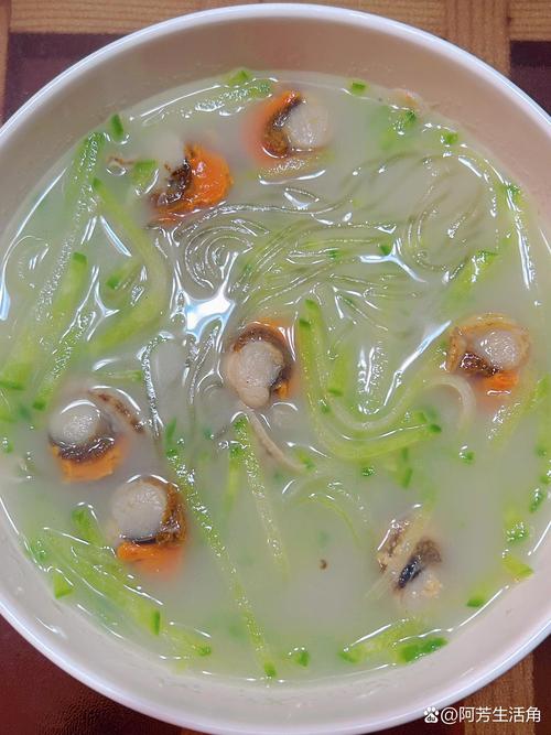 萝卜粉丝海鲜汤怎么做？-图2