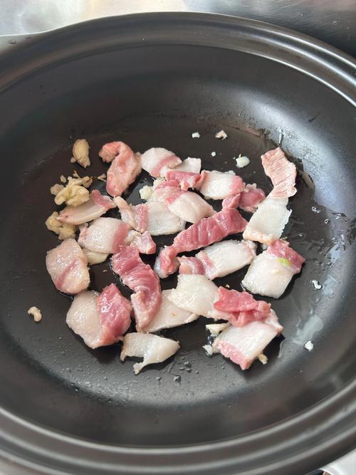 海鲜菇肉丝怎么做最下饭?-图1 海鲜菇肉丝怎么做最下饭?-图1