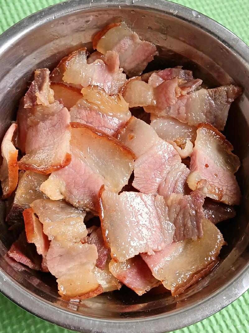 腊猪肉家常做法有哪些?-图1 腊猪肉家常做法有哪些?-图1