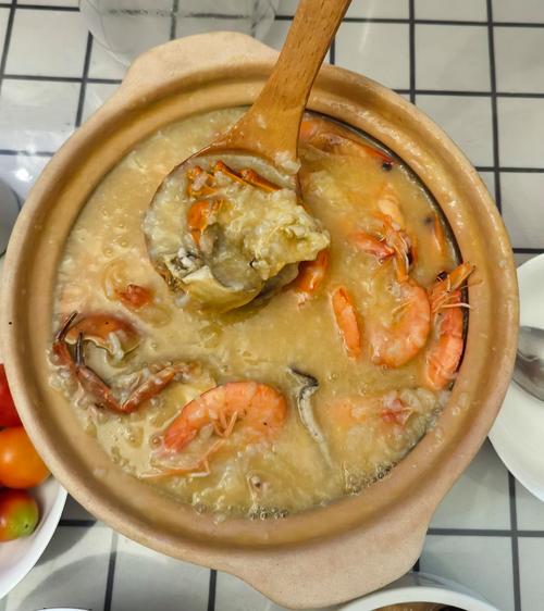 螃蟹海鲜粥怎么做才鲜浓？-图2