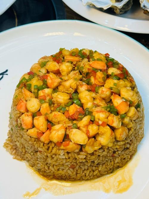 秘制海鲜炒饭怎么做才够鲜香入味？-图1
