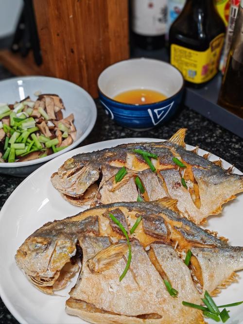 煎鲳鱼家常做法有哪些?-图2 煎鲳鱼家常做法有哪些?-图2