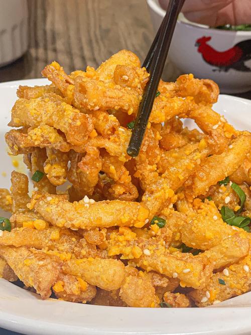 蛋黄焗海鲜菇怎么做才酥香不腻?-图1 蛋黄焗海鲜菇怎么做才酥香不腻?-图1